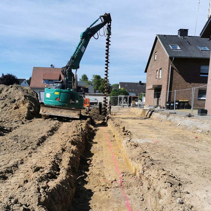 Vorbereitende Maßnahme für Verbauarbeiten - Bohrungen für Verbauträger.